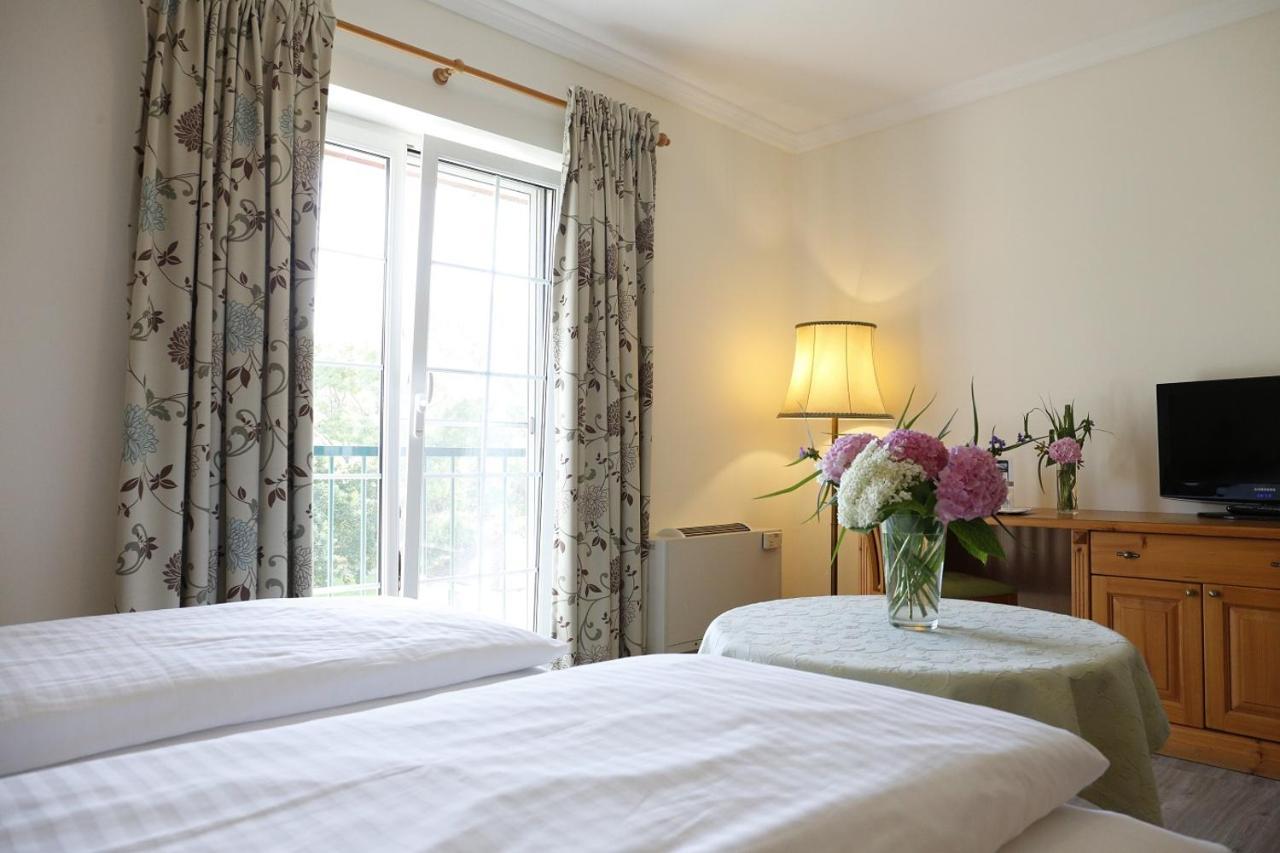 Birkenhof Gols - B & B - Wohlfuehl Hotel Mit Wochenend-Restaurant Eksteriør billede