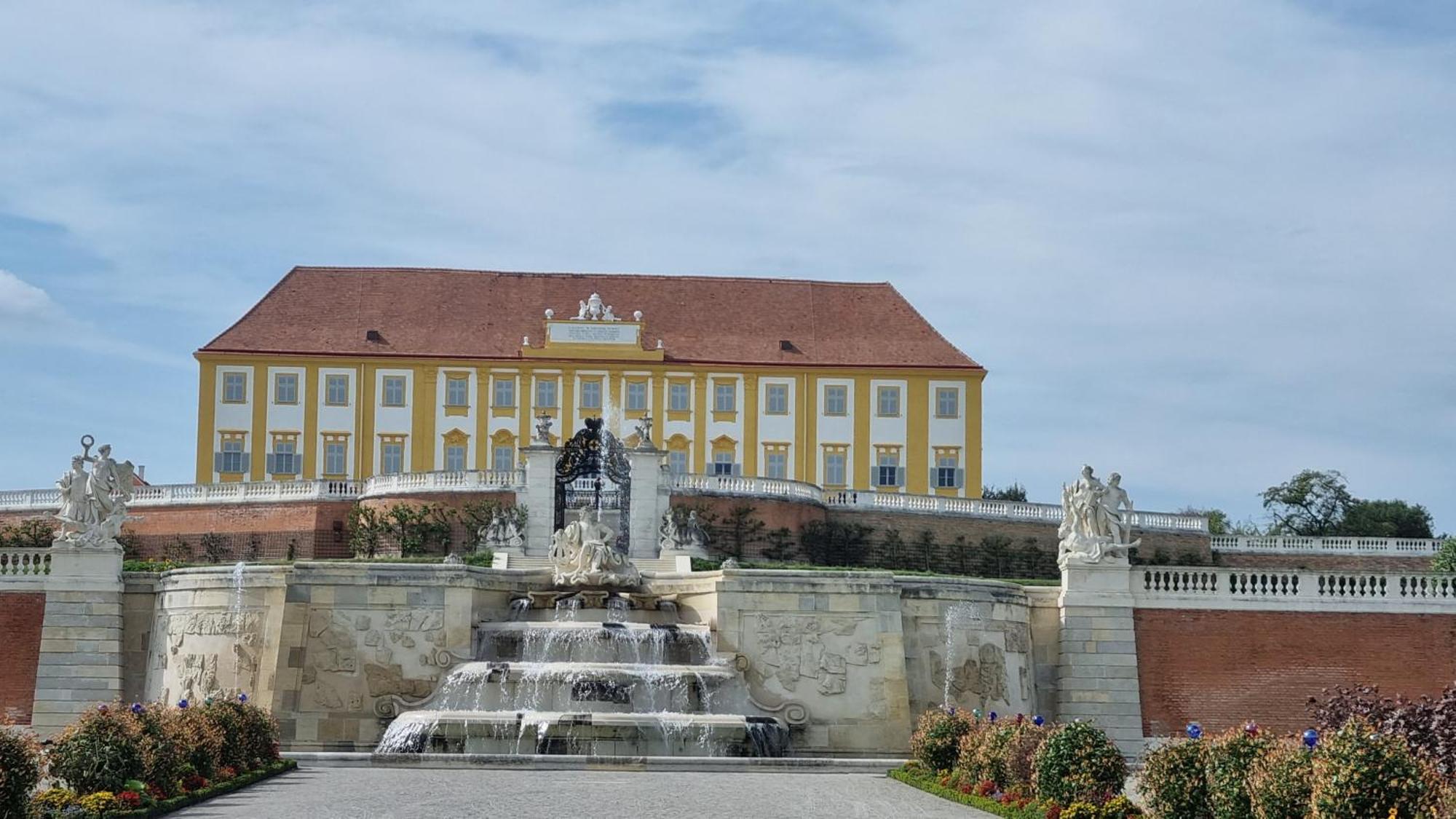 Birkenhof Gols - B & B - Wohlfuehl Hotel Mit Wochenend-Restaurant Eksteriør billede