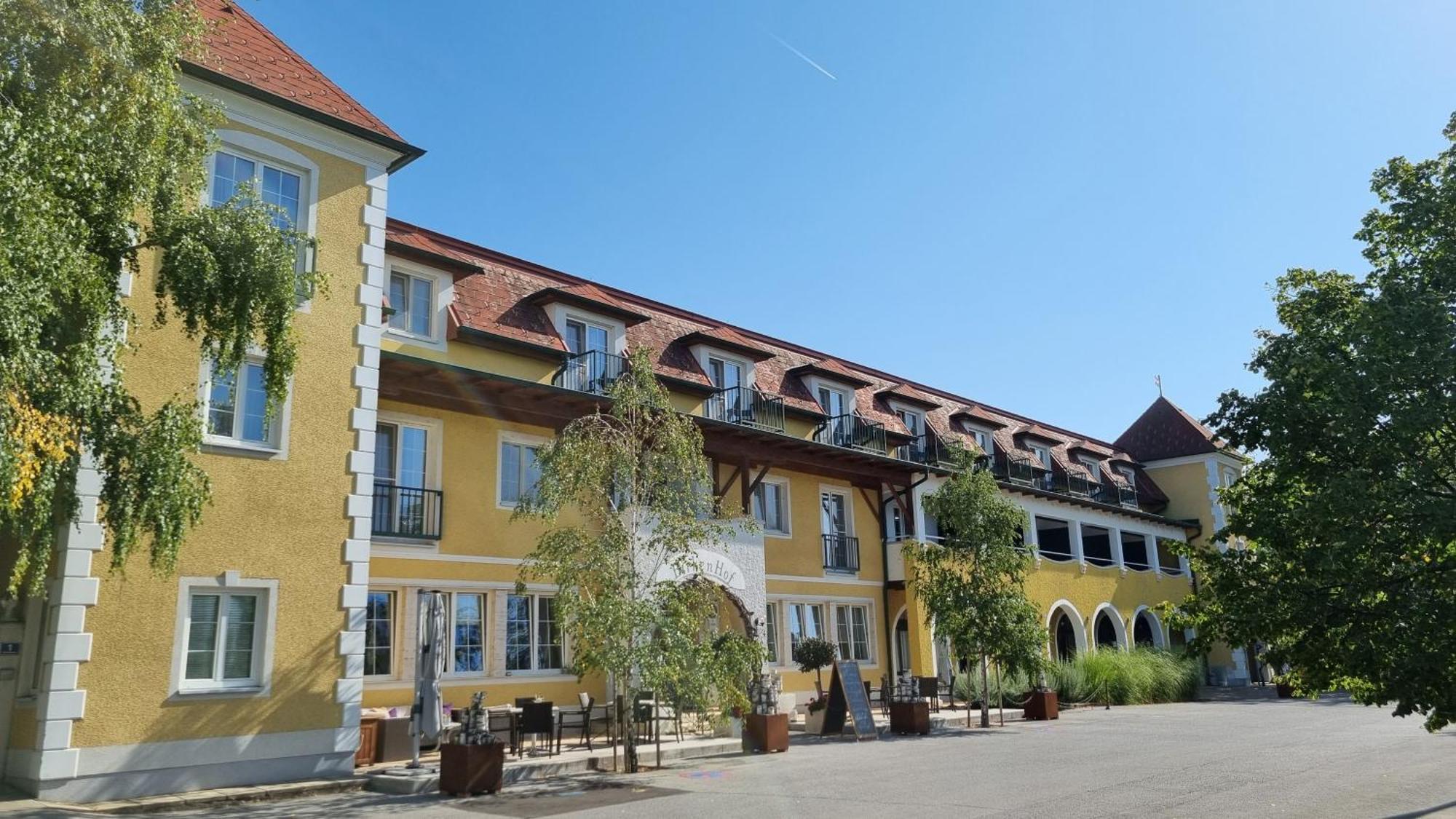 Birkenhof Gols - B & B - Wohlfuehl Hotel Mit Wochenend-Restaurant Eksteriør billede
