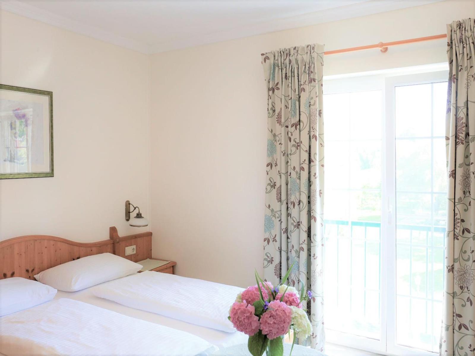 Birkenhof Gols - B & B - Wohlfuehl Hotel Mit Wochenend-Restaurant Eksteriør billede