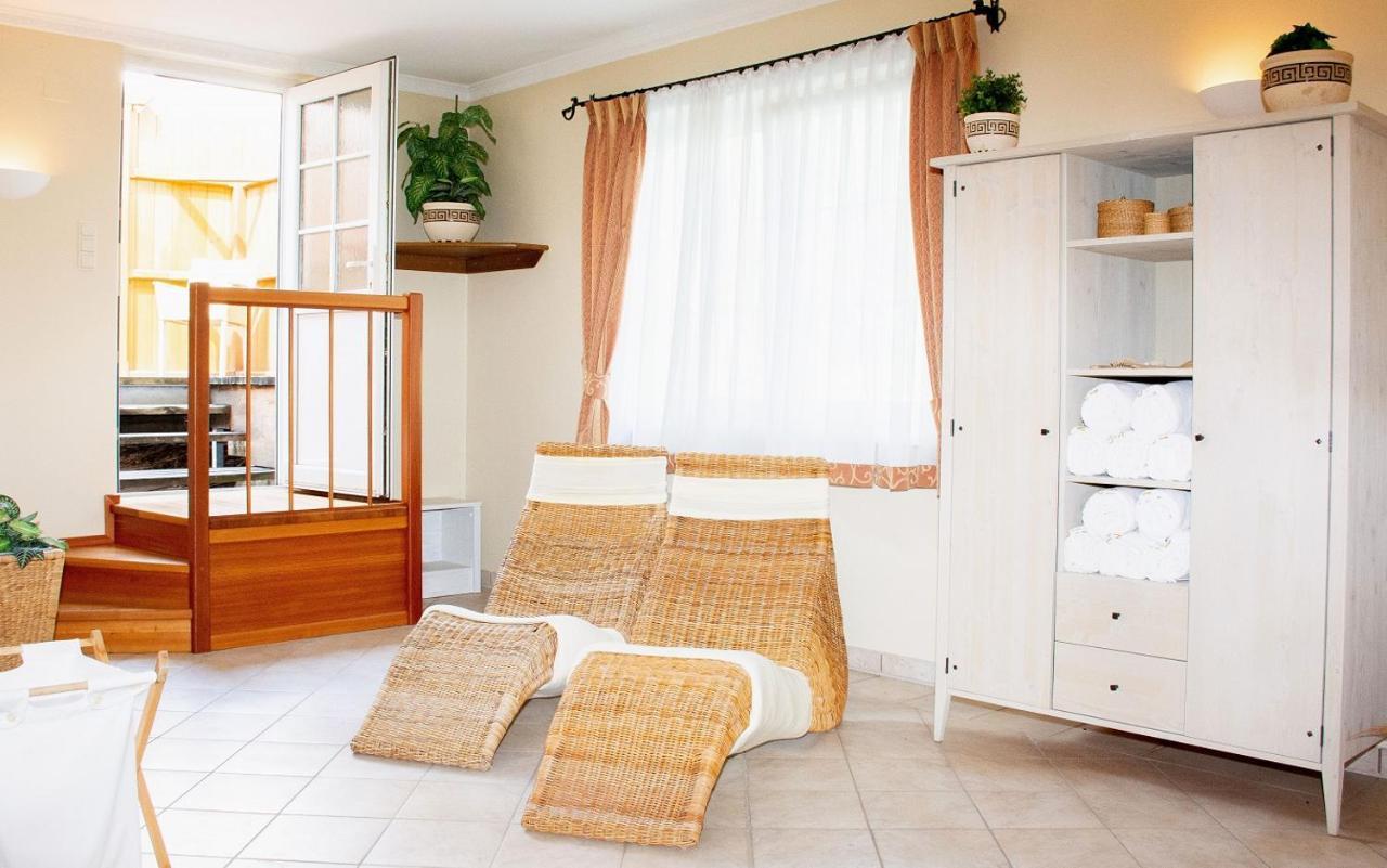 Birkenhof Gols - B & B - Wohlfuehl Hotel Mit Wochenend-Restaurant Eksteriør billede